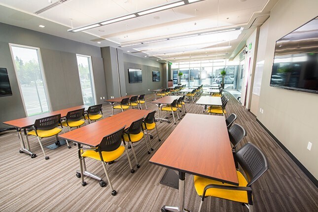 More Photos Of 725 E Fireweed Ln, Anchorage Office For Lease