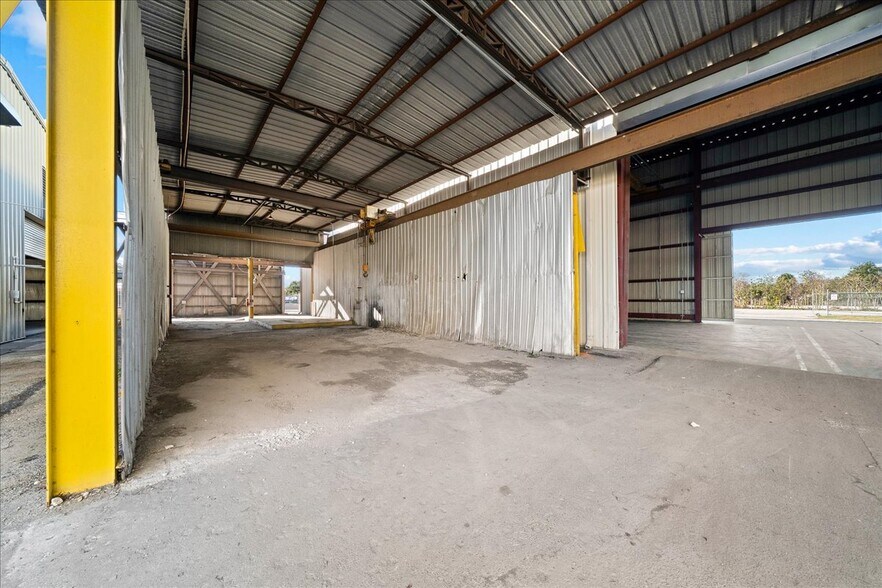 More Photos Of 1120 N Magnolia Ave, Ocala Warehouse For Lease