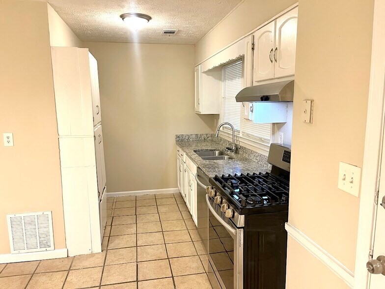 More Photos Of 2611 Golfview Ter SE, Conyers Multifamily For Sale