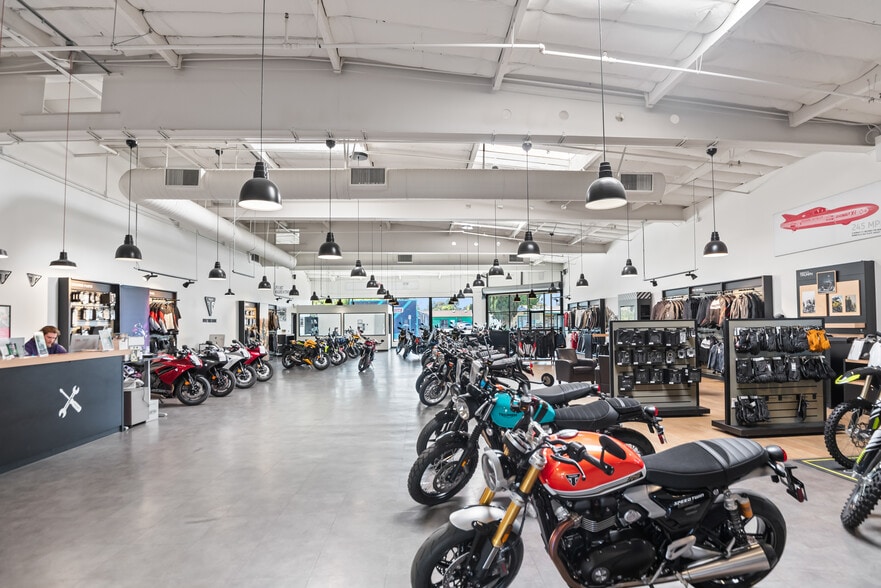 More Photos Of 456-460 Meridian Ave, San Jose Auto Dealership For Sale