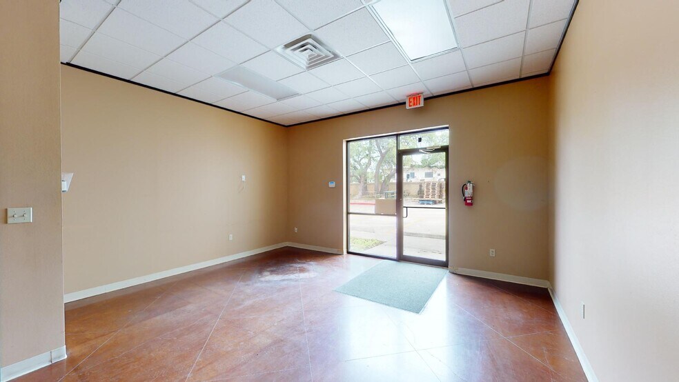 More Photos Of 2010 Windy Ter, Austin Warehouse For Sale