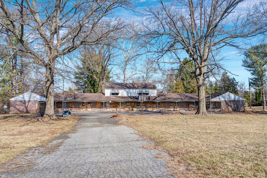 More Photos Of 3585 Schuylkill Rd, Spring City Hotel For Sale