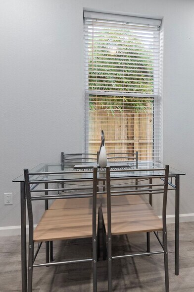 More Photos Of 920 Avenue L, Galveston Apartments For Sale