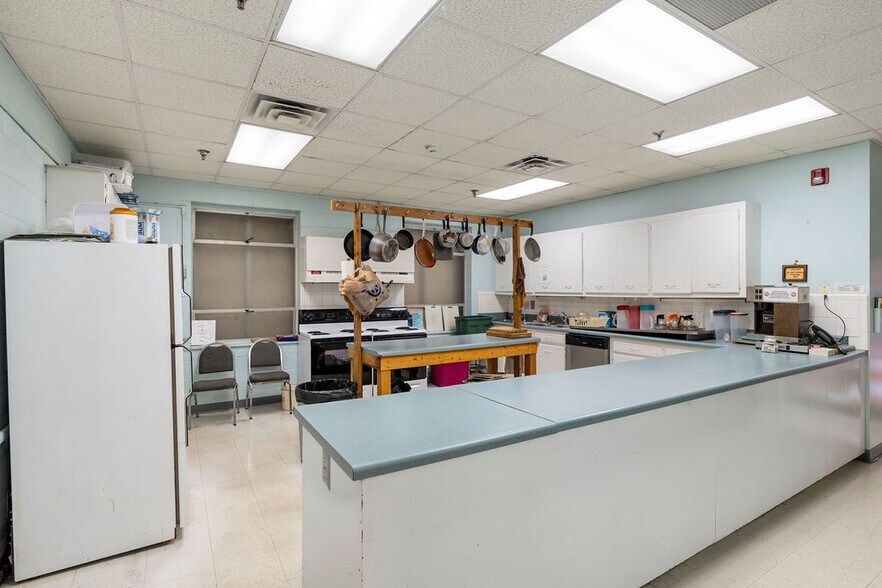 More Photos Of 1941 Shorter Ave SW, Rome Specialty For Lease