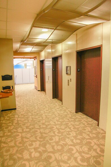 More Photos Of 5121 Skyline Village Loop S, Salem Medical For Sale