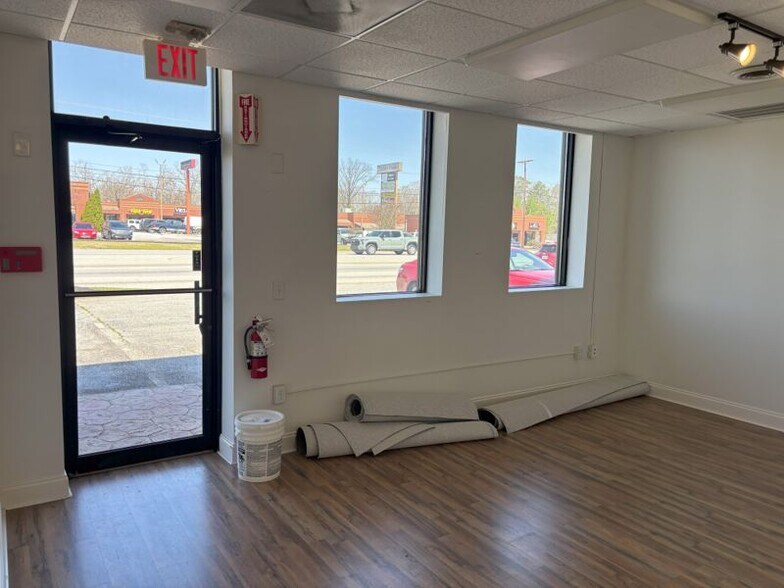 More Photos Of 3220 Wade Hampton Blvd, Taylors Office Residential For Lease