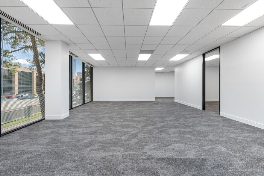 More Photos Of 17 S Briar Hollow Ln, Houston Office Residential For Lease