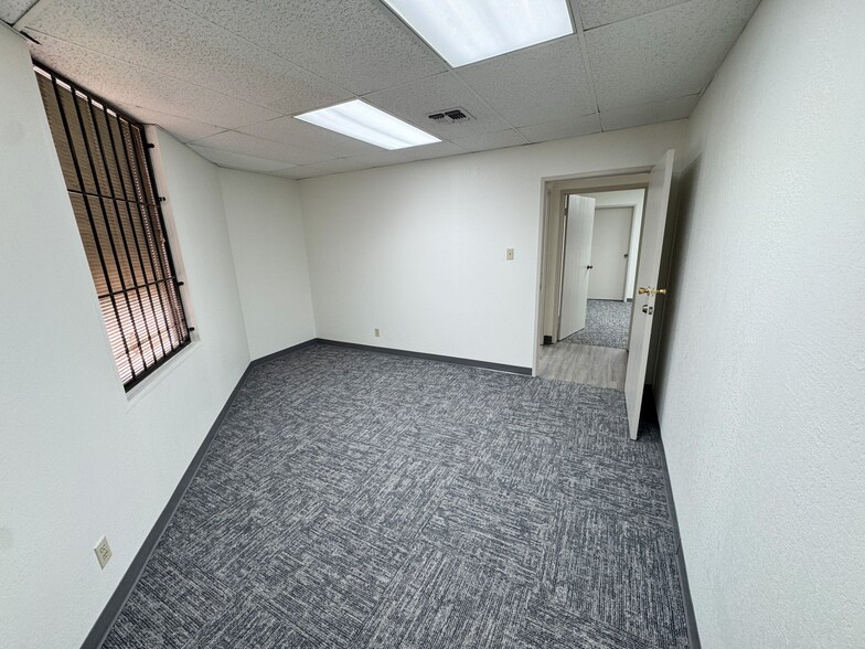 More Photos Of 5810 Rittiman Plz, San Antonio Warehouse For Lease