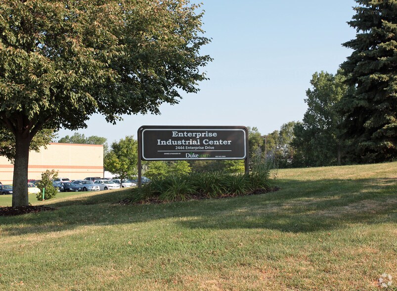 More Photos Of 2444 Enterprise Dr, Mendota Heights Warehouse For Lease