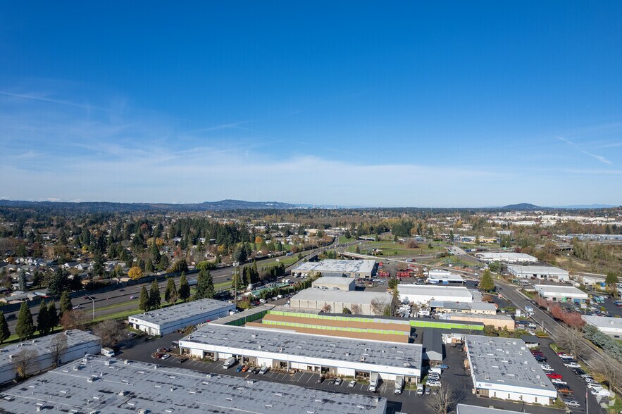 More Photos Of 8921-8995 SE Jannsen Rd, Clackamas Distribution For Lease