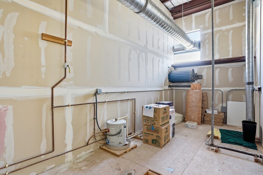 More Photos Of 203-205 W Central Ave, Lompoc Office For Lease