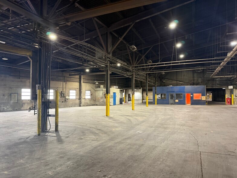 More Photos Of 1345 Henry St, Huntington Manufacturing For Sale