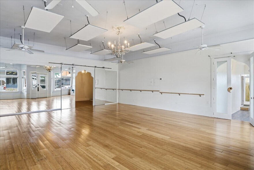 More Photos Of 145 N Market St, Wailuku Storefront Retail Residential For Lease