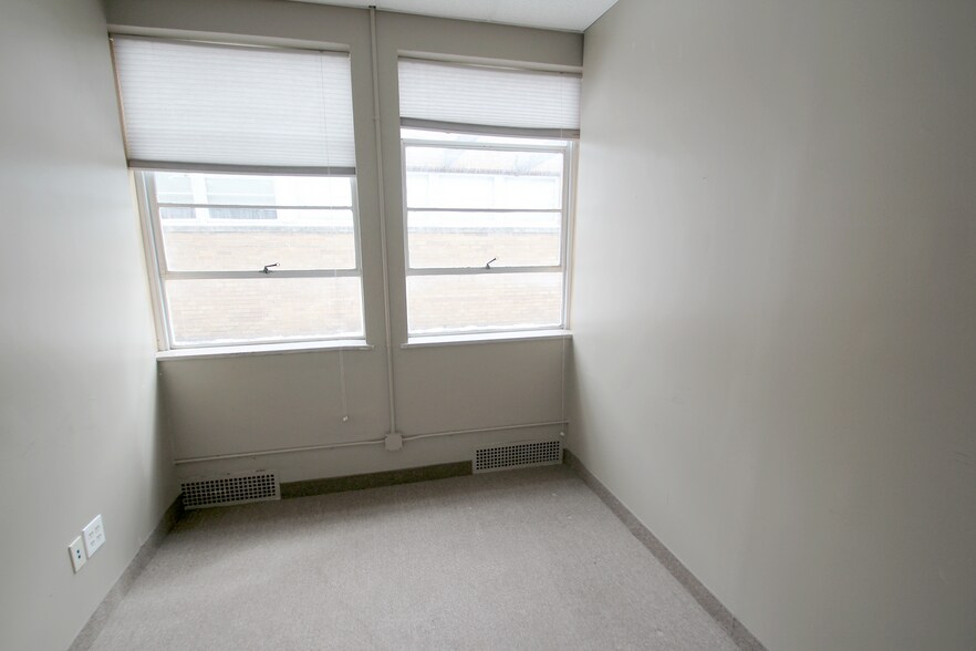 More Photos Of 1511 Brookpark Rd, Cleveland Office For Lease