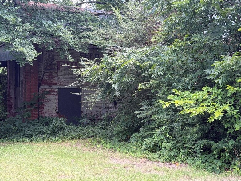 More Photos Of 3804 Dalton St, Greenville Warehouse For Sale