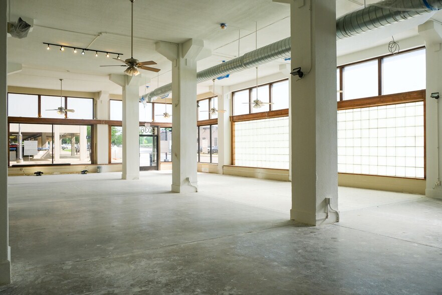 More Photos Of 2030-2036 Main St, Dallas Loft Creative Space For Lease