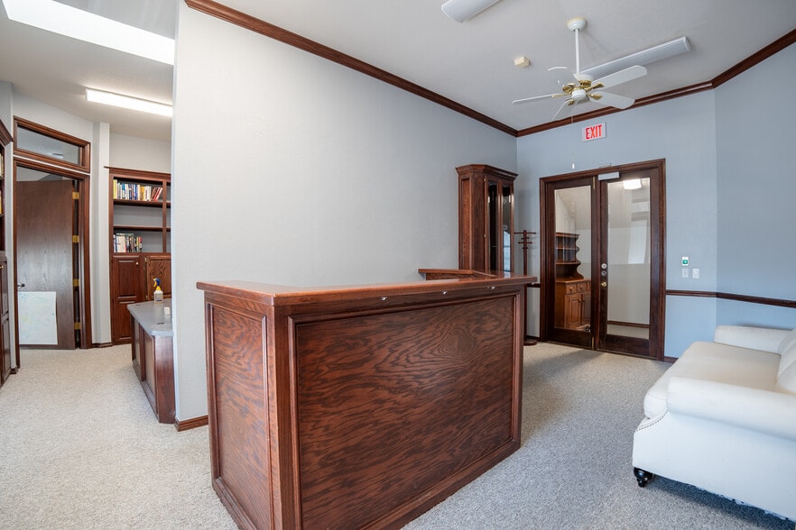More Photos Of 1900 E 15th St, Edmond Office For Sale