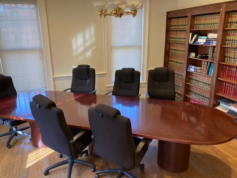 More Photos Of 40 Russ St, Hartford Unknown For Lease