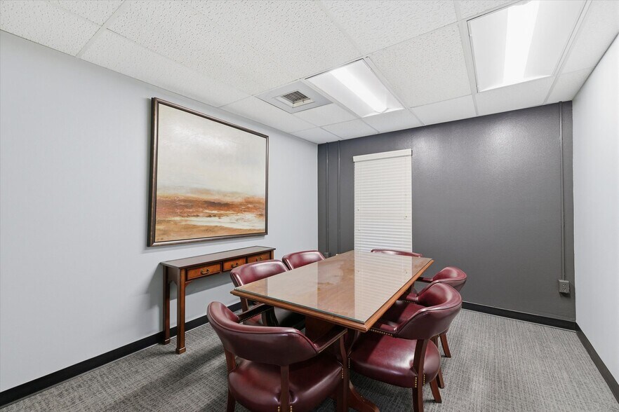 More Photos Of 150 John Knox Rd, Tallahassee Office For Sale
