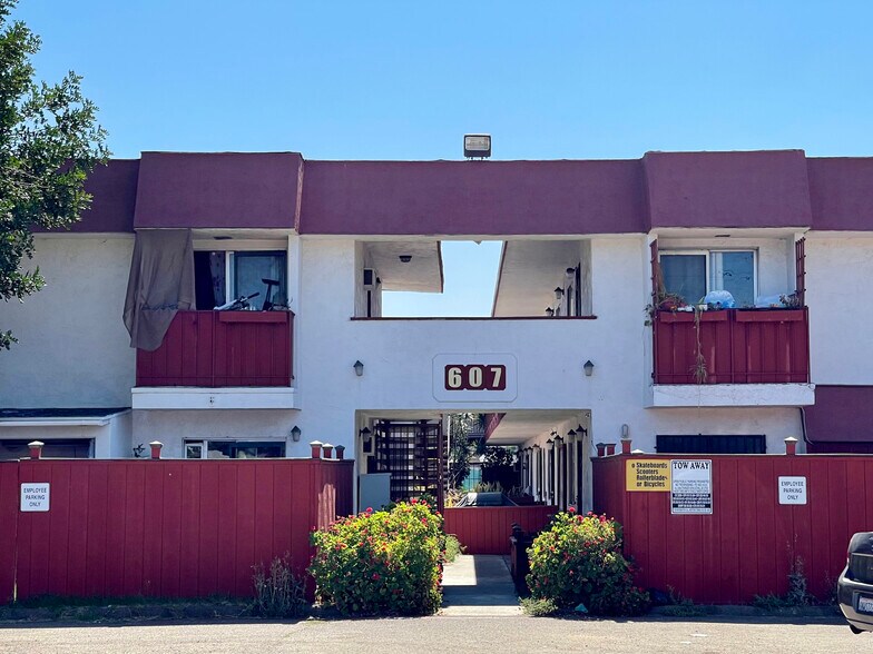 More Photos Of 607 Emerald Ave, El Cajon Apartments For Sale