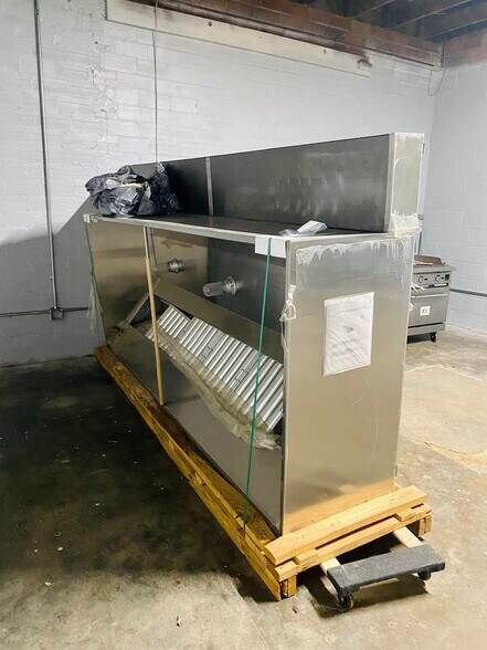 More Photos Of 114 W Ikard St, Henrietta Office For Sale