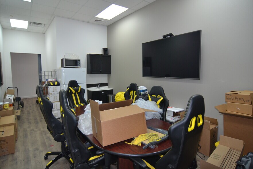 More Photos Of 227133 Rib Mountain Dr, Rib Mountain Storefront Retail Office For Lease