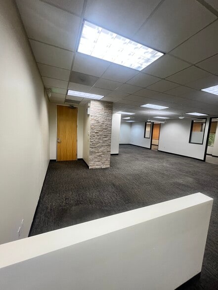 More Photos Of 5900 Canoga Ave, Woodland Hills Office For Lease