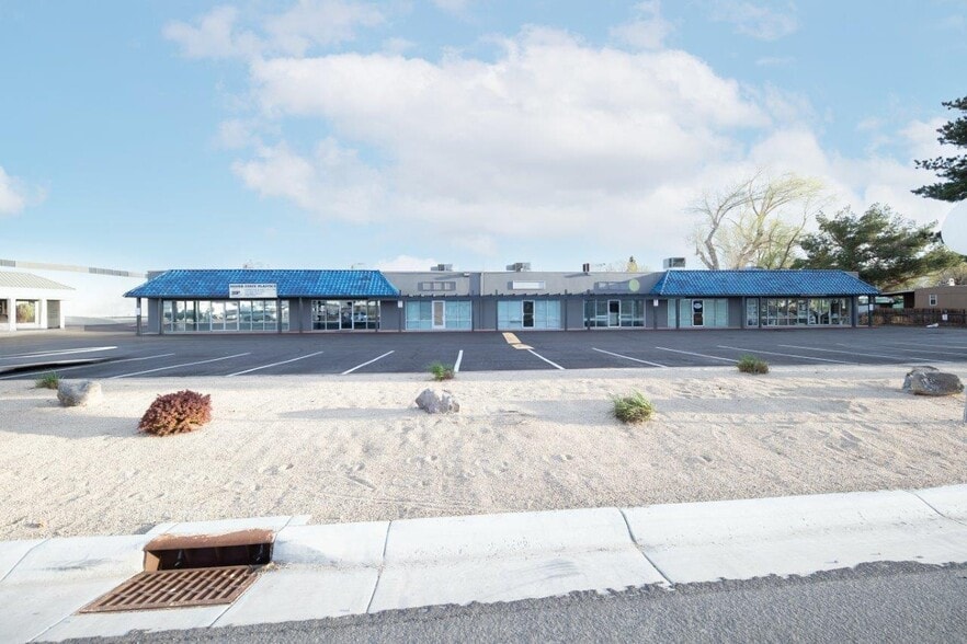 More Photos Of 755 E Greg St, Sparks Light Distribution For Lease