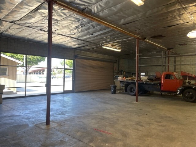 More Photos Of 14128 Paramount Blvd, Paramount Warehouse For Sale