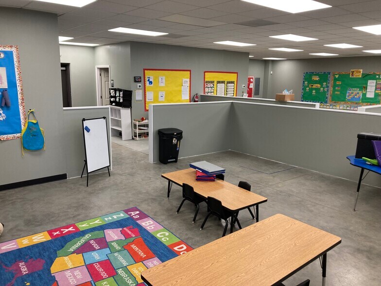 More Photos Of 1052 S Lake Dr, Lexington Unknown For Lease