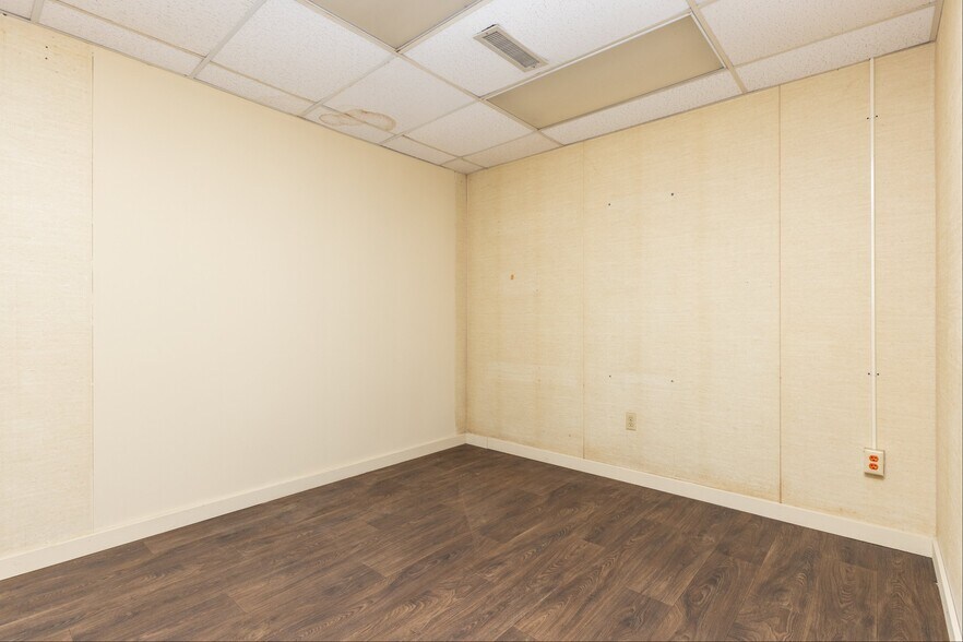 More Photos Of 2630 E Chestnut Ave, Vineland Medical For Sale
