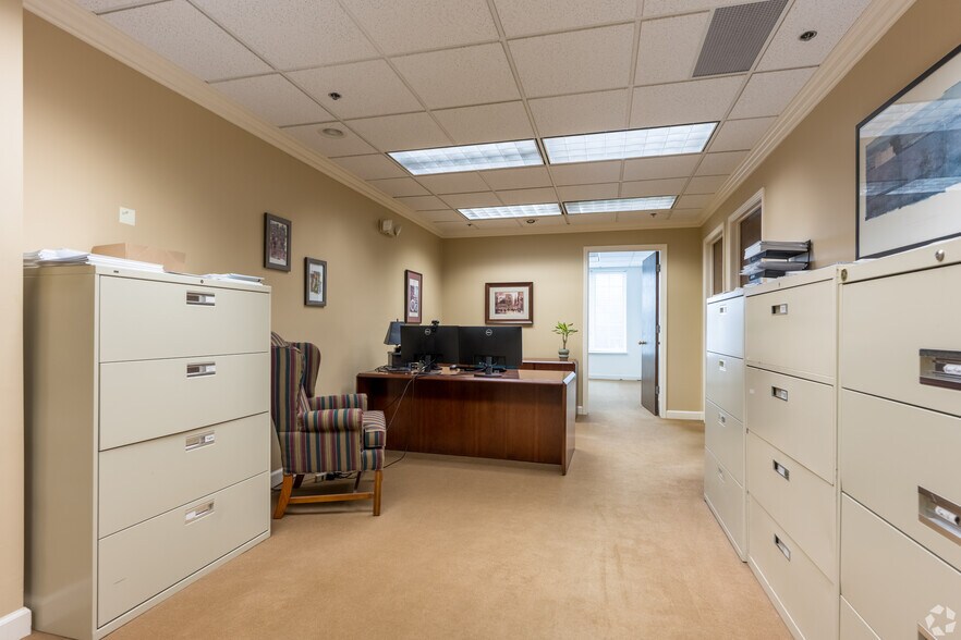 More Photos Of 33 Bloomfield Hills Pky, Bloomfield Hills Office For Lease