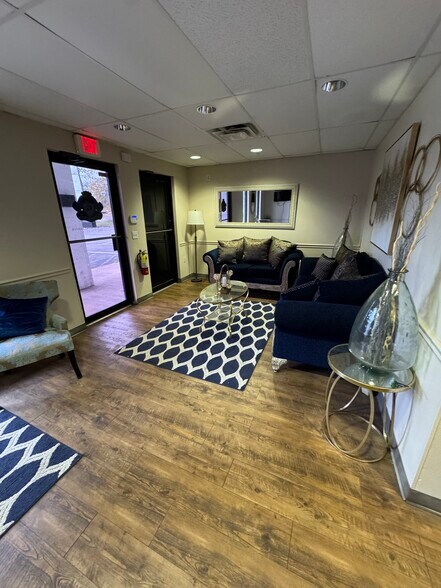 More Photos Of 906 E Front St, Tyler Medical For Sale