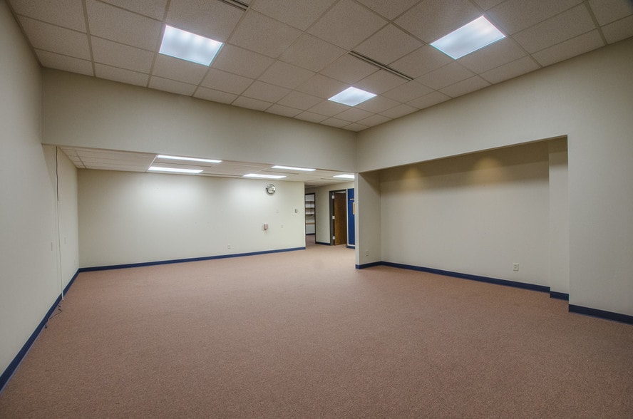 More Photos Of 35 N Park St, Mansfield Office For Sale