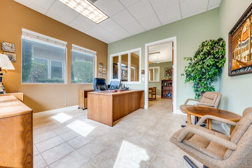 More Photos Of 4091 De Zavala Rd, San Antonio Office For Sale