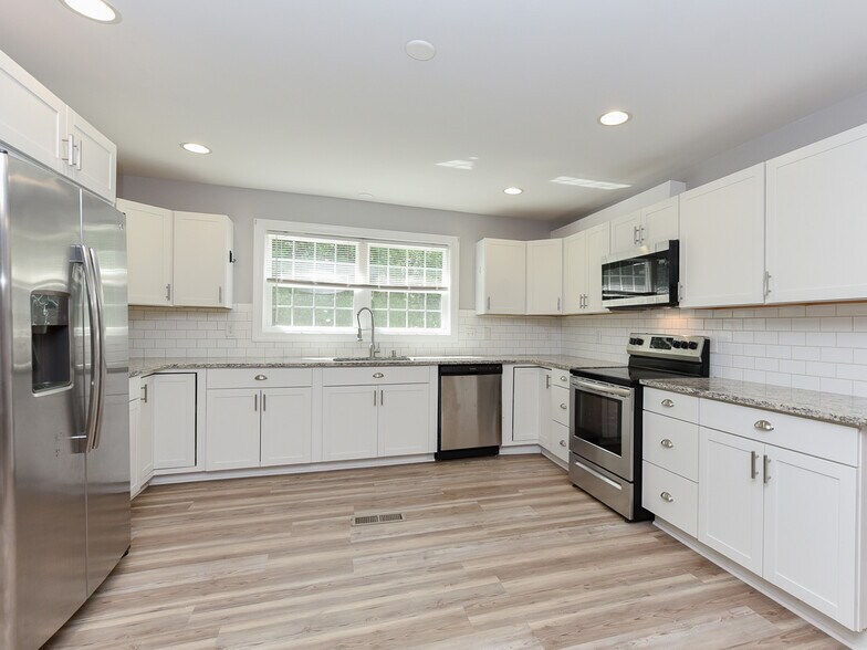 More Photos Of 225 Douglas St, Holly Springs Apartments For Sale