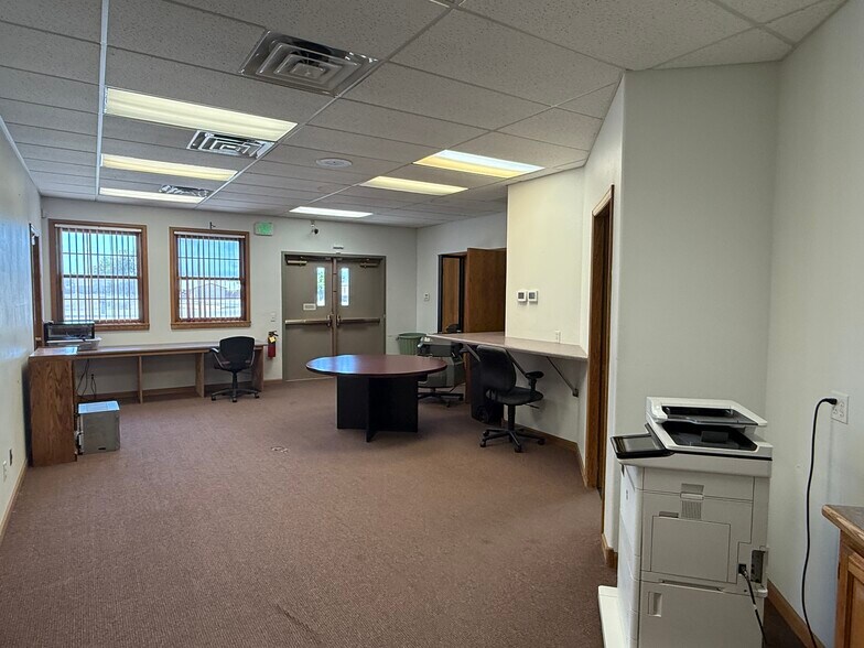 More Photos Of 500 U.S. 50 Business Loop, Olathe General Retail For Sale