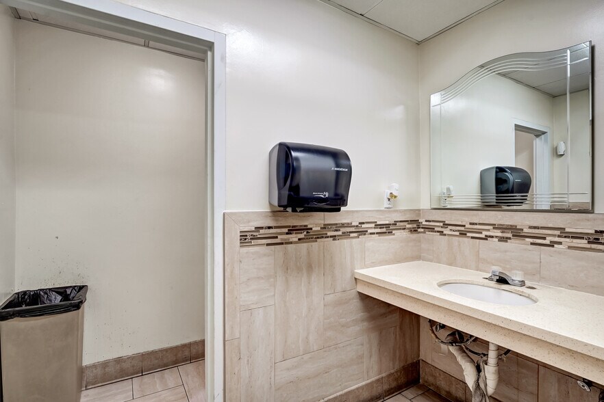 More Photos Of 8780 Valley Blvd, Rosemead Office For Lease