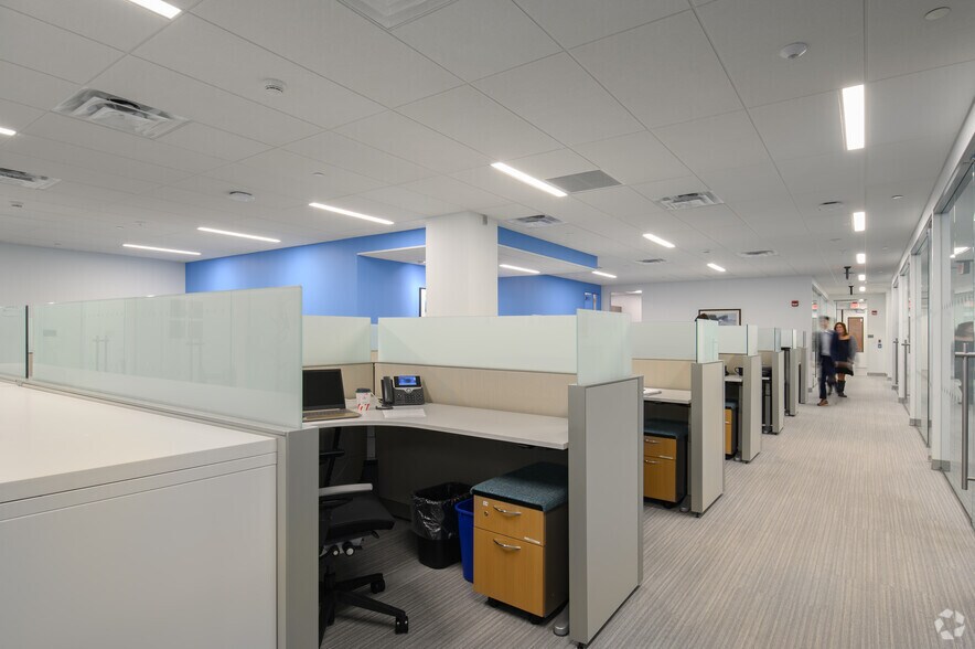 More Photos Of 2700 Kelly Rd, Warrington Office For Lease