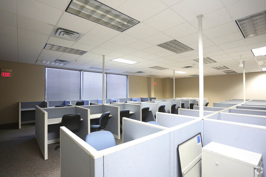 More Photos Of 2070 Little Hills Expy, Saint Charles Office For Sale