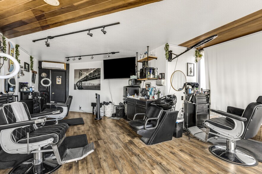 More Photos Of 201 N Indian Canyon Dr, Palm Springs Storefront Retail Office For Sale