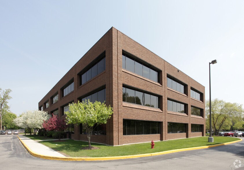 More Photos Of 1 S 450 Summit Ave, Oakbrook Terrace Office For Sale