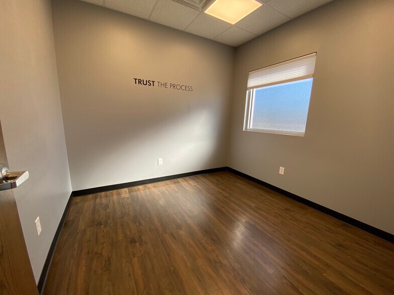 More Photos Of 2221 John Williams Blvd, Bedford Office For Sale