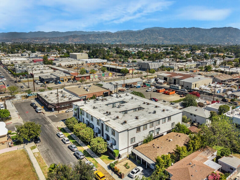 More Photos Of 5330 Satsuma Ave, North Hollywood Apartments For Sale