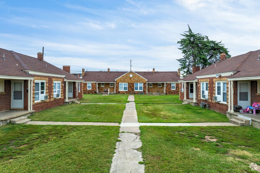 More Photos Of 1516 E 3rd St, Wichita Apartments For Sale