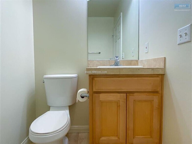 More Photos Of 1239 W 30th St, Los Angeles Apartments For Sale