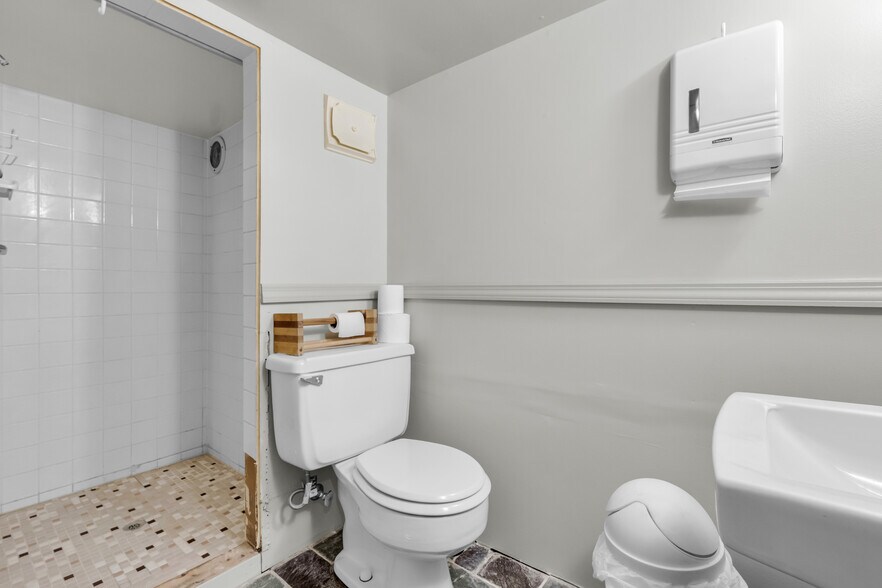 More Photos Of 1810 Washington Blvd, Easton Office Residential For Sale
