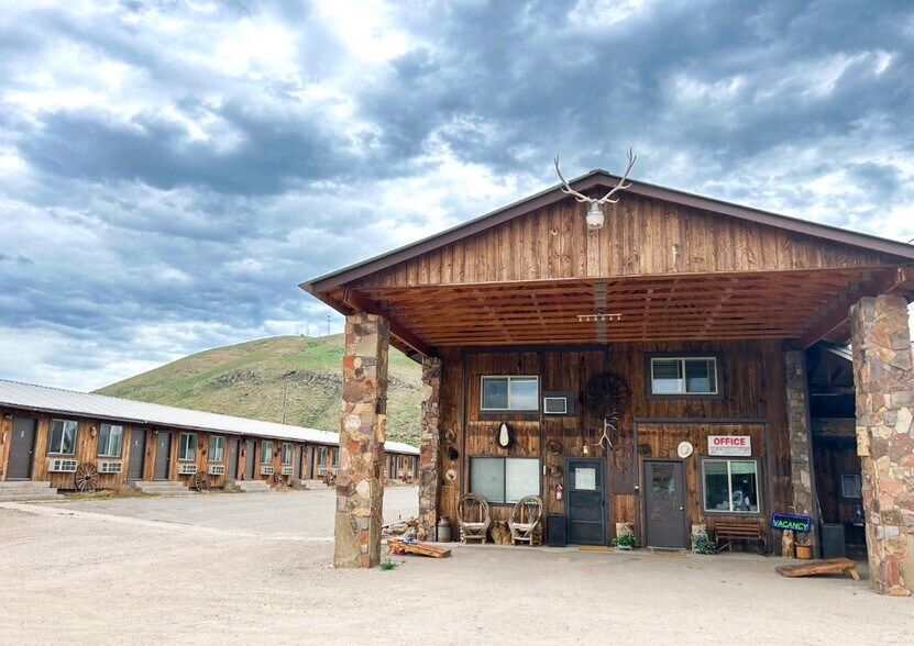 More Photos Of 10763 US Highway 30, Cokeville Hotel For Sale