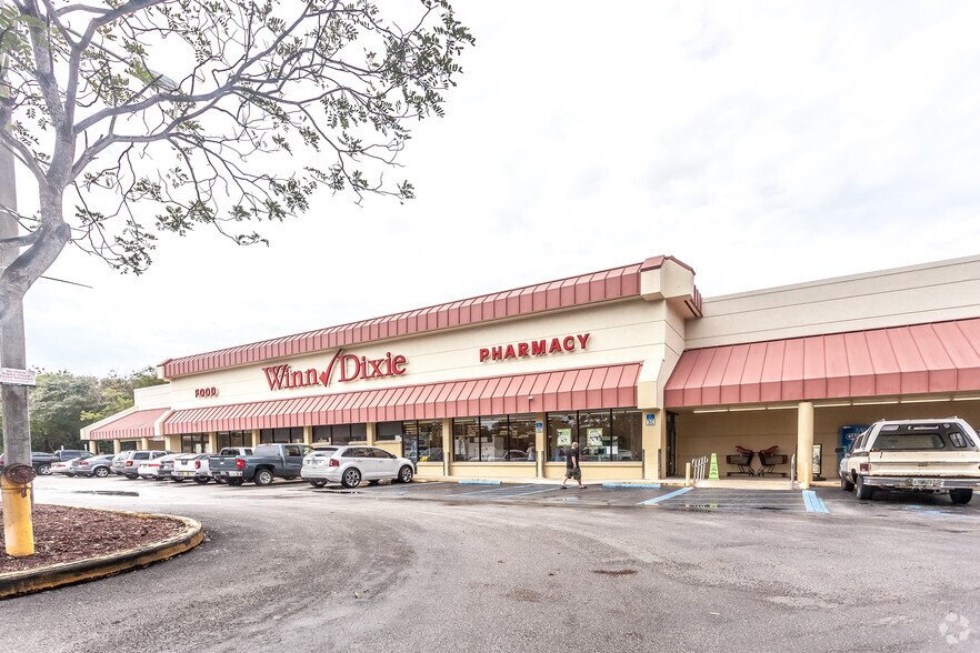 Primary Photo Of 105300 Overseas Hwy, Key Largo Supermarket For Lease