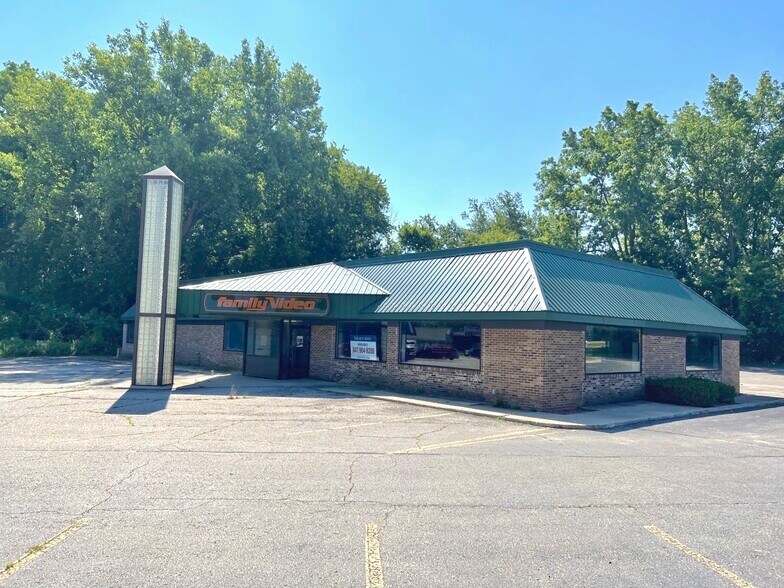 More Photos Of 488 S Dexter St, Ionia Freestanding For Lease